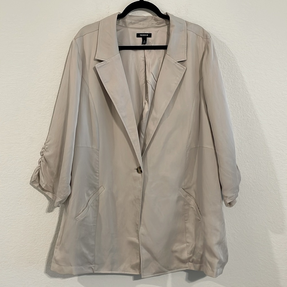 Torrid Women’s One Button Blazer 4X Tan Contemporary Careerwear Classic